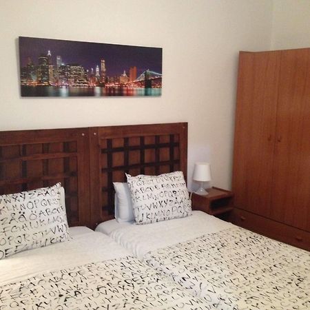 ברצלונה Hostal Absolut Centro מראה חיצוני תמונה