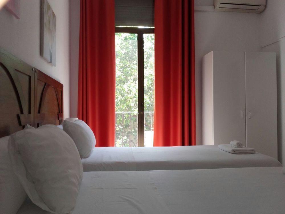 ברצלונה Hostal Absolut Centro מראה חיצוני תמונה